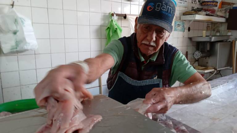 En Rosario, ventas de pescado repuntan solo en días santos