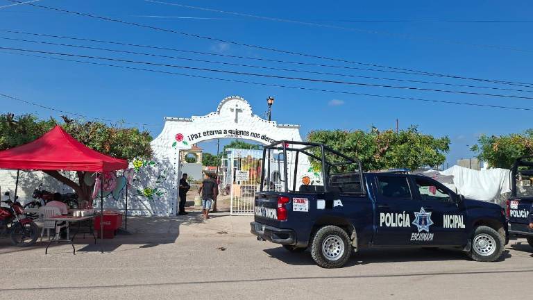 Las autoridades municipales garantizan vigilancia y protección durante la visita de familias por el Día de Muertos. Las autoridades municipales garantizan vigilancia y protección durante la visita de familias por el Día de Muertos.