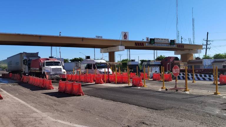 Productores agrícolas retomarán este martes los bloqueos en carreteras. Productores agrícolas retomarán este martes los bloqueos en carreteras.