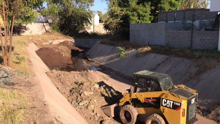 Avanza Obras Públicas de Culiacán 60 por ciento en limpieza y desazolve de arroyos