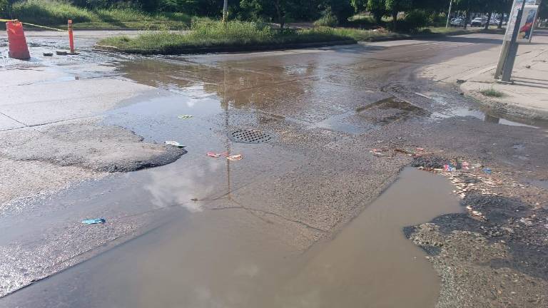 Fuga de aguas negras en el Infonavit Jabalíes que sigue sin ser atendida por parte de Jumapam. Fuga de aguas negras en el Infonavit Jabalíes que sigue sin ser atendida por parte de Jumapam.
