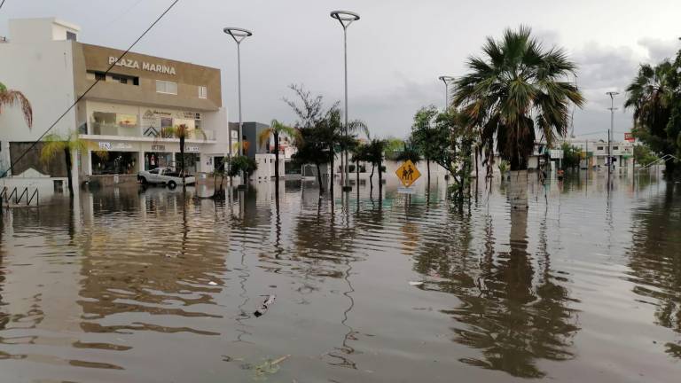Inundaciones registradas en la mañana del miércoles 9 de agosto en Mazatlán.