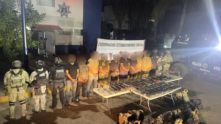 Autoridades detuvieron a nueve hombres y aseguraron armas, vehículos y equipo táctico tras el enfrentamiento registrado en la comunidad de El Guasimal, en Imala. Autoridades detuvieron a nueve hombres y aseguraron armas, vehículos y equipo táctico tras el enfrentamiento registrado en la comunidad de El Guasimal, en Imala.