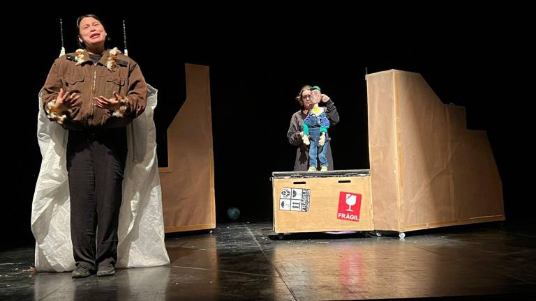 La Compañía Oficial de Teatro de la UAS compartió la obra ‘Juan Volado’.