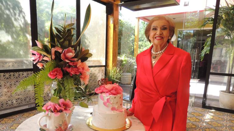 Gloria Silvia Gastélum de Dueñas celebra sus 87 años. Gloria Silvia Gastélum de Dueñas celebra sus 87 años.