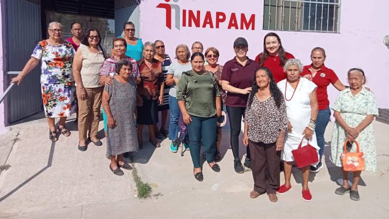 Integrantes del Grupo de la Tercera Edad “Fortino Arellano” de la Sindicatura de Teacapán.
