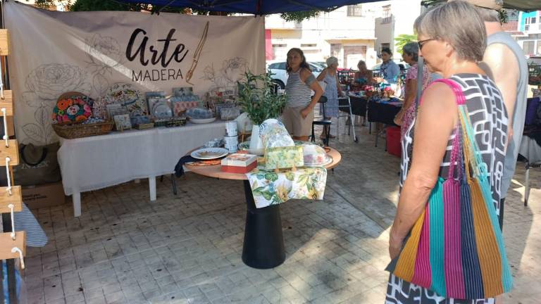 Alrededor de 30 puestos ofrecerán cada sábado sus innovadores productor saludables y libres de conservadores o cualquier producto químico. Alrededor de 30 puestos ofrecerán cada sábado sus innovadores productor saludables y libres de conservadores o cualquier producto químico.