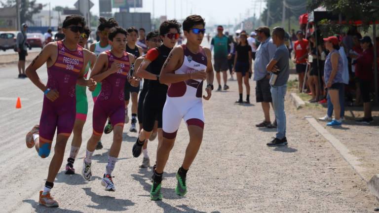 Logra Sinaloa 18 pases para la etapa nacional en triatlón