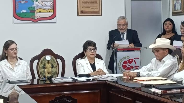 Víctor Manuel Díaz Simental presentó su primer Informe de Gobierno. Víctor Manuel Díaz Simental presentó su primer Informe de Gobierno.