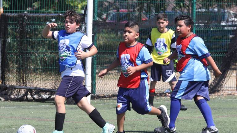 Primaria 13 de Septiembre domina al Colegio Everest en Futbolito Bimbo