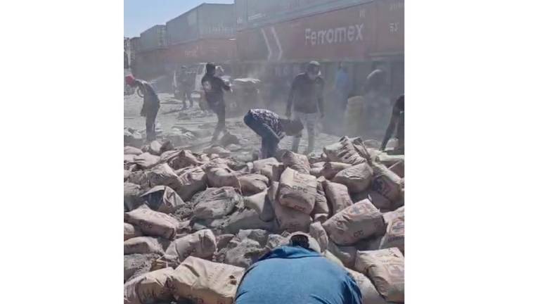 Tras el accidente, casi de inmediato comenzó la rapiña en el lugar. Tras el accidente, casi de inmediato comenzó la rapiña en el lugar.