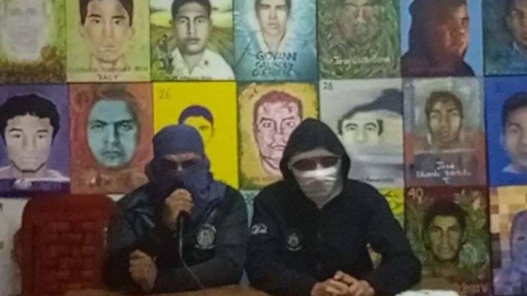 Estudiantes de Ayotzinapa denuncian que asesinato de normalista fue por represalia por la manifestación en Palacio Nacional.