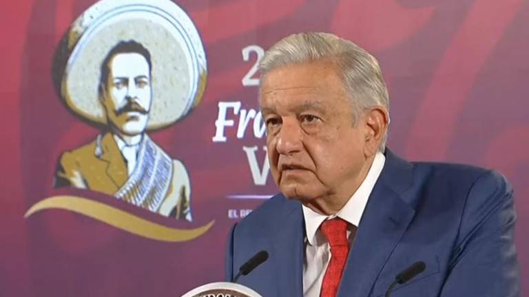 Andrés Manuel López Obrador anuncia el incremento a los salarios mínimos del 20 por ciento a partir del 1 de enero.