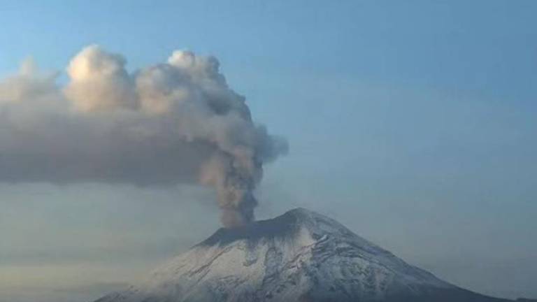 El volcán Popocatétpel se ha mantenido activo durante los últimos días, generando una emergencia en poblaciones aledañas.