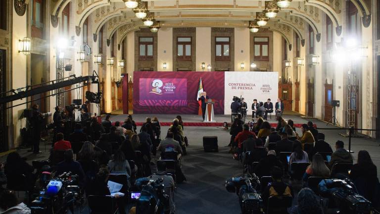 Conferencia del Presidente Andrés Manuel López Obrador en la que habla de la Guardia Nacional y el Ejército.