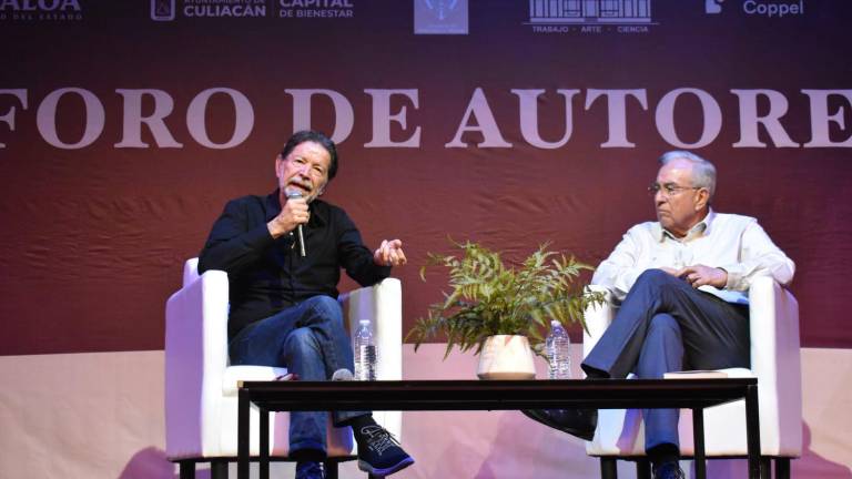 La novela política escrita por Jorge Zepeda Patterson fue presentada por el Gobernador Rubén Rocha Moya en la Feria Internacional del Libro Culiacán 2023.