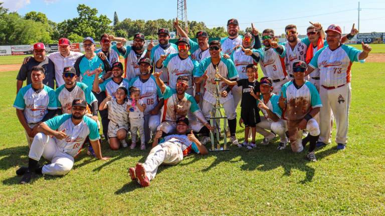 Mazatlán levanta el título del Estatal de Beisbol Libre, celebrado en Guasave