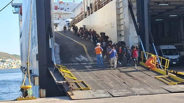 Embarcación donde fueron rescatados menores en Topolobampo. Embarcación donde fueron rescatados menores en Topolobampo.