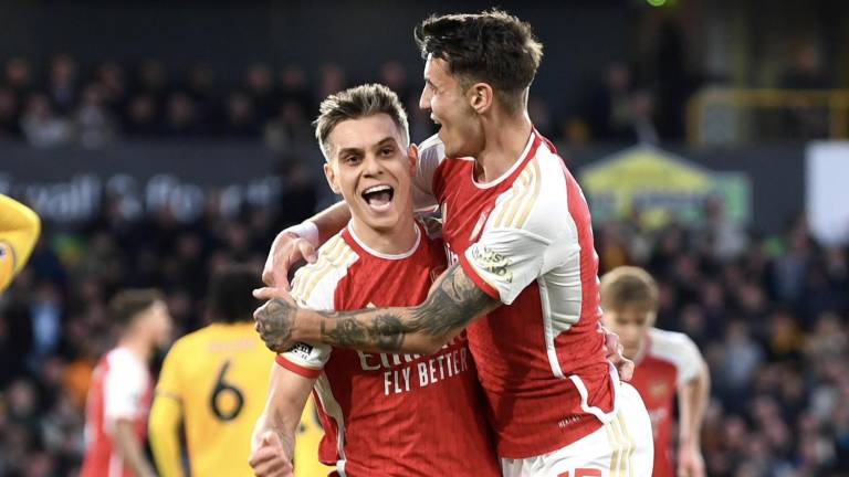Arsenal recupera el liderato de la Premier League tras vencer al Wolverhampton