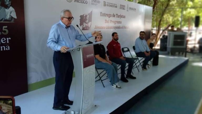 El Gobernador Rubén Rocha Moya informó que ajustará el presupuesto de 2026 para cubrir deudas del fondo de retiro. El Gobernador Rubén Rocha Moya informó que ajustará el presupuesto de 2026 para cubrir deudas del fondo de retiro.