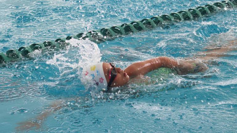 Clasifican 26 nadadores en la segunda jornada de la Eliminatoria Municipal