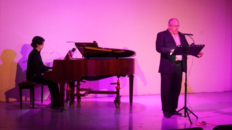 Una grata velada musical se vivió en Casa Haas, en Mazatlán, con la presencia del barítono Juan Fernando Martínez, acompañado por el pianista Sergio Castellanos.