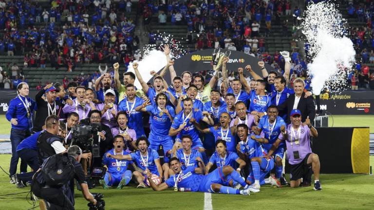 Cruz Azul abre la temporada ganando la Supercopa.