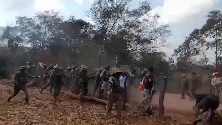 Campesinos de la sierra de Chiapas se enfrentan a militares en una zona donde son asediados por el crimen organizado.