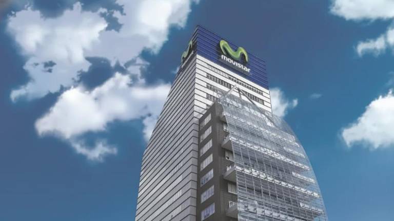 Telefónica Movistar México cuenta con más de 23.5 millones de clientes en el país y forma parte de Telefónica Hispanoamérica. Telefónica Movistar México cuenta con más de 23.5 millones de clientes en el país y forma parte de Telefónica Hispanoamérica.