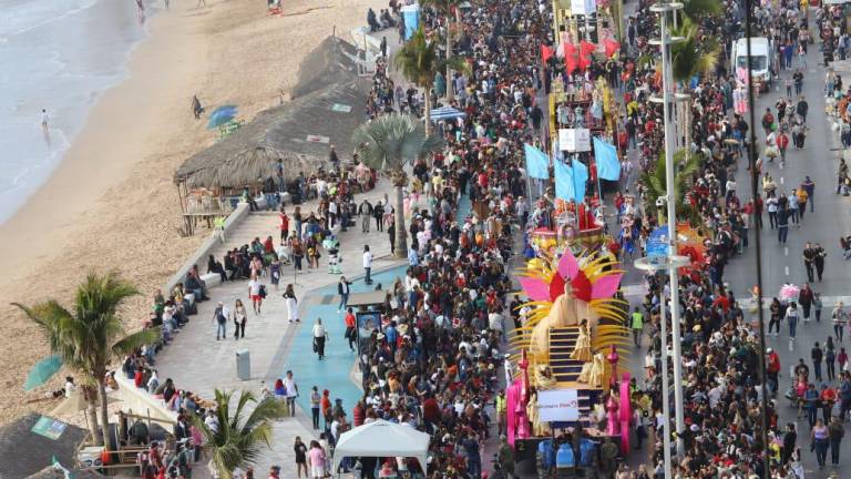 Disfrutan cerca de 125 mil personas del segundo y último desfile del Carnaval de Mazatlán