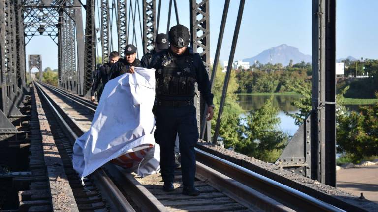 Policías fueron señalados en mantas colocadas en Culiacán el pasado 27 de marzo.