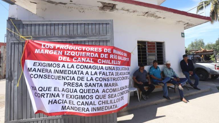 Productores de Rosario se manifiestan en oficinas de Conagua para exigir acciones contra la sequía