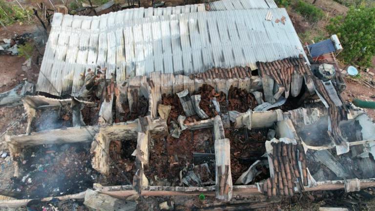 El incendio fue en una casa de la localidad de El Coatlancillo, del municipio de Tonaya, en Jalisco.