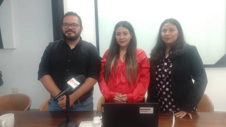 Marcos Vizcarra, Marlene León y Sibely Cañedo presentaron una evaluación sobre las obligaciones de transparencia en los procesos de contrataciones de obra pública del Gobierno de Sinaloa.