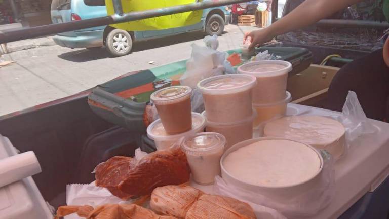 A lo largo de 14 años, don Gilberto y doña Chabelita venden productos orgánicos en el Mercado de la Juárez.