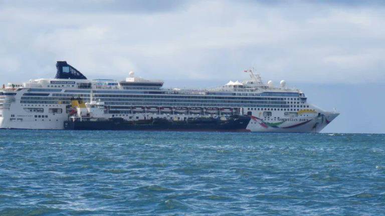 Posible brote de cólera mantiene varado a crucero Norwegian Dawn en isla del Océano Índico