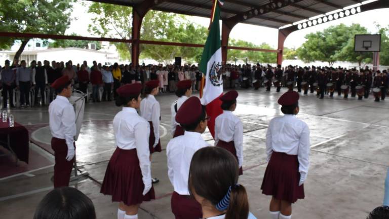 Piden mejoras para secundaria de Villa Unión durante Lunes Cívico
