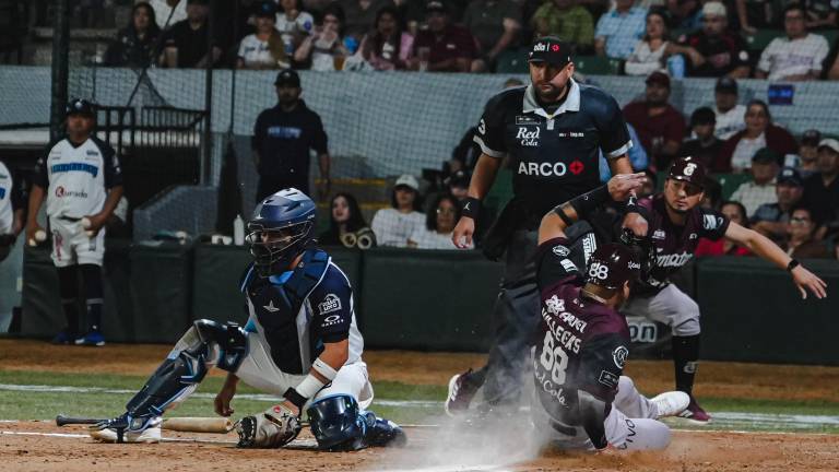 Tomateros pelean hasta el final, pero caen 7-5 ante Algodoneros en Guasave. Tomateros pelean hasta el final, pero caen 7-5 ante Algodoneros en Guasave.