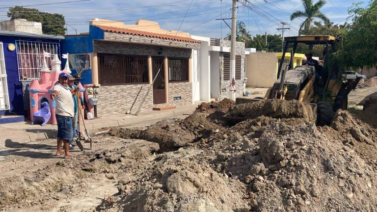 Trabaja Gobierno Municipal en rehabilitación de drenaje en Infonavit Jabalíes