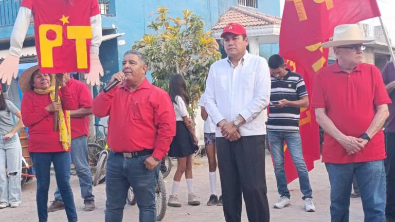 Ex funcionario de SEPyC ligado a supuesta red de corrupción aparece en campaña en Escuinapa