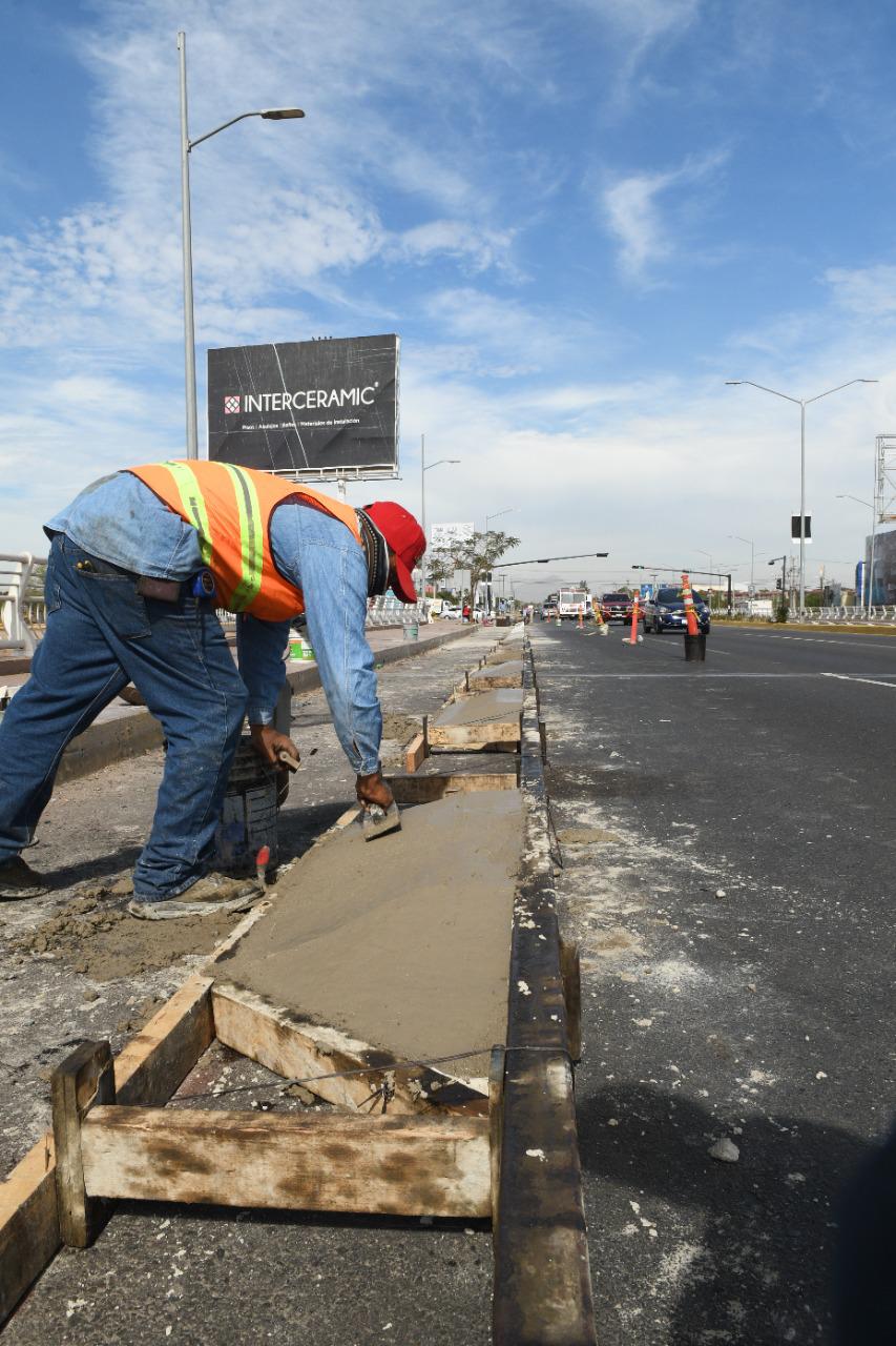 $!Avanza construcción de tramo de ciclovía en Culiacán