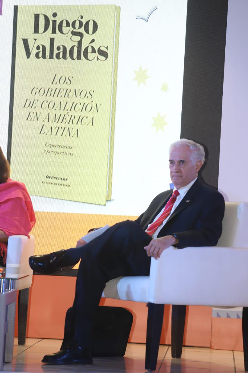$!Analiza libro de Diego Valadés los Gobiernos de Coalición en América Latina, en la FeliUAS 2024