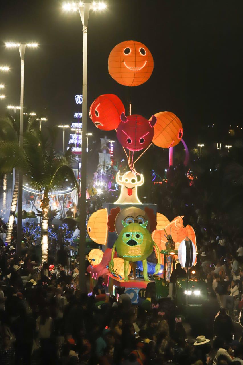 $!Magia y espectacularidad, el sello de las carrozas reales del Carnaval de Mazatlán