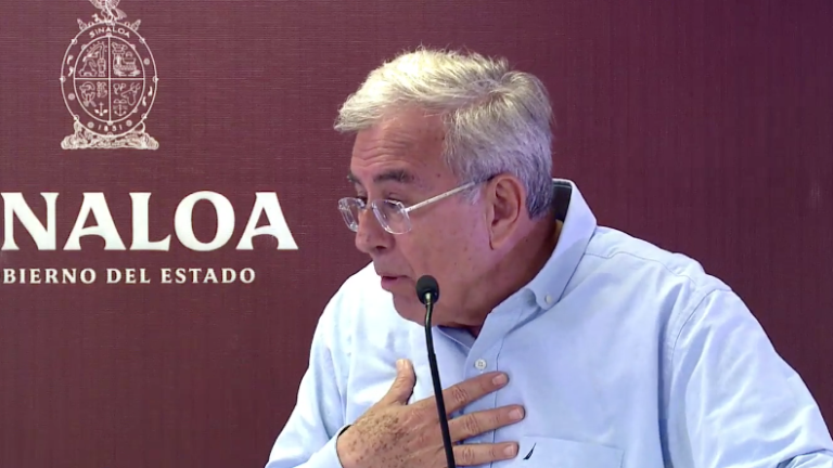 El Gobernador Rubén Rocha Moya durante su conferencia de prensa de este lunes.