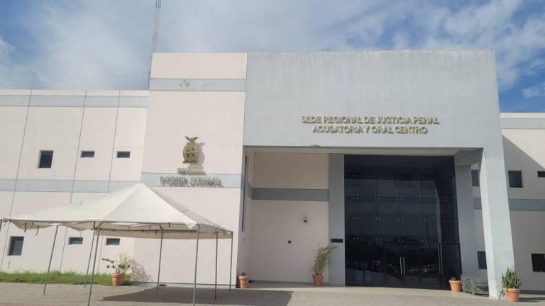 Un juez vinculó a proceso a un hombre acusado de abuso sexual y violación de su hijastra en hechos ocurridos en Culiacán.
