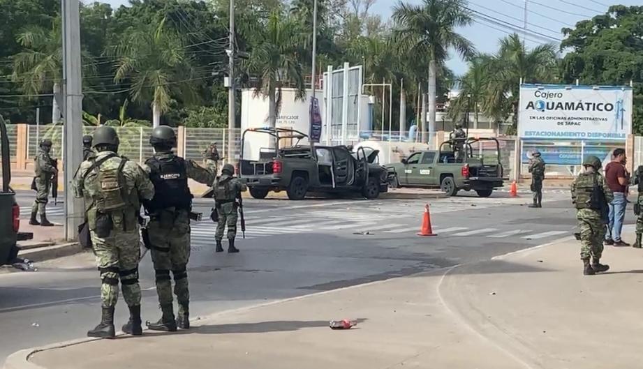 $!Choque en Culiacán deja tres militares y tres civiles heridos