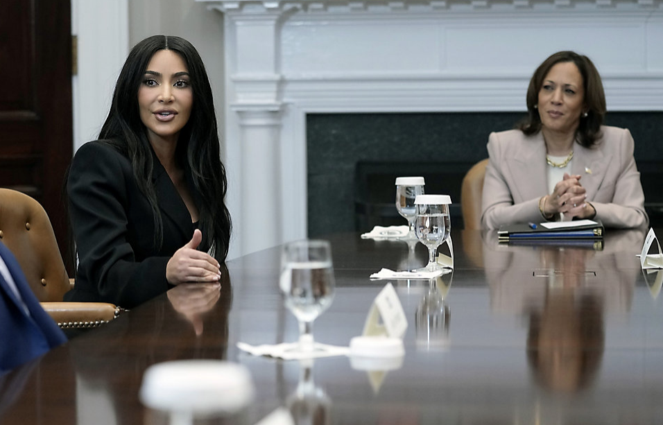 $!Regresa Kim Kardashian a la Casa Blanca para discutir una reforma