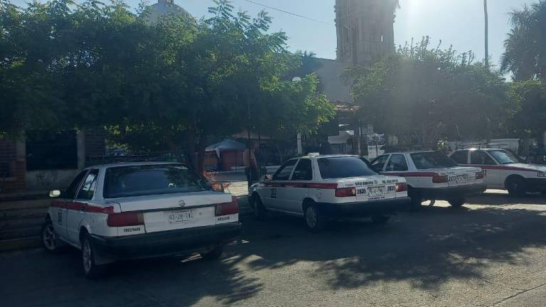 Taxis de Escuinapa prestan de nuevo su servicio de manera normal.