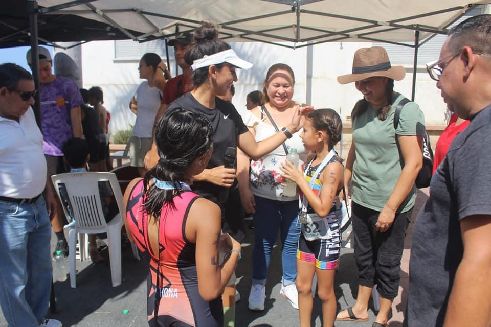 $!Mazatlecos reciben becas para Triatlón AsTri Mazatlán 2023