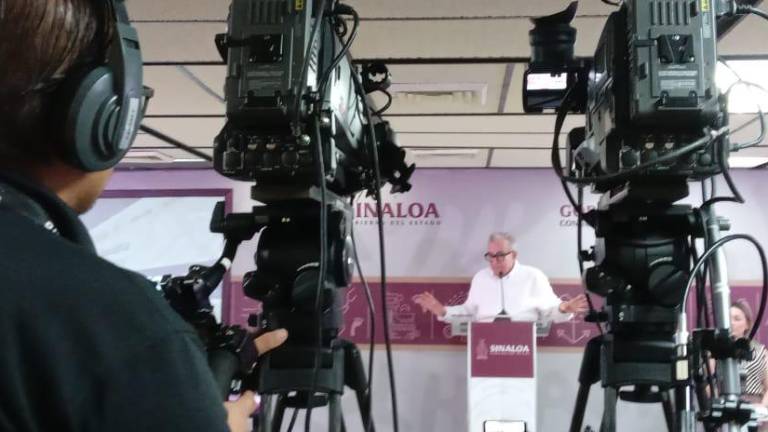 El Gobernador de Sinaloa Rubén Rocha Moya habla de las deudas heredadas por los gobernadores Mario López Valdez y Quirino Ordaz Coppel. El Gobernador de Sinaloa Rubén Rocha Moya habla de las deudas heredadas por los gobernadores Mario López Valdez y Quirino Ordaz Coppel.